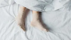 Is slapen met sokken gezond of ongezond? Wat de wetenschap écht zegt