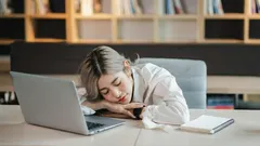 Zeven wetenschappelijk onderbouwde tips om wakker te blijven na een slechte nachtrust