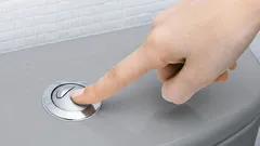 Moderne toiletten hebben al lang twee spoelknoppen, maar veel mensen weten nog steeds niet wat het verschil is